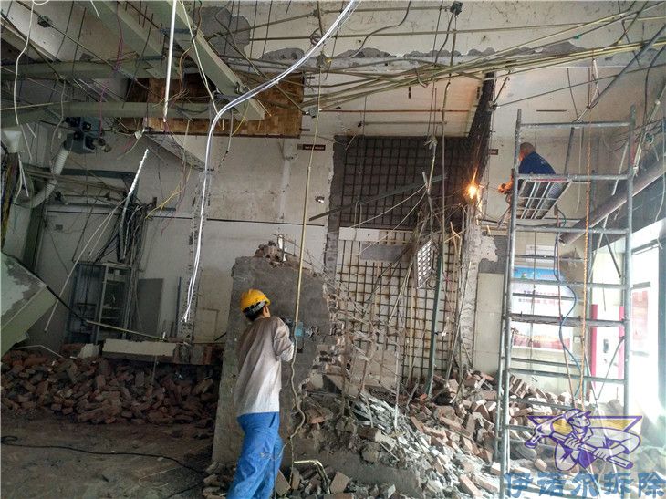 太倉專業(yè)的敲墻拆除費用低24小時服務