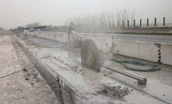 選團(tuán)隊(duì)時(shí)考察上海上海蘇州拆除公司的施工人員資質(zhì)